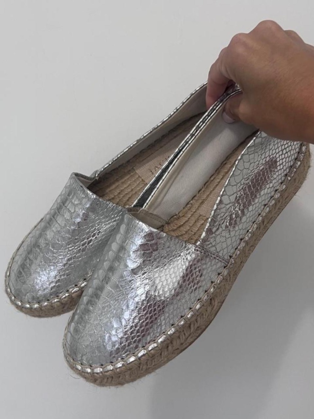 NWOT Jack Rogers Women's Silver and Gold Espadrilles 7